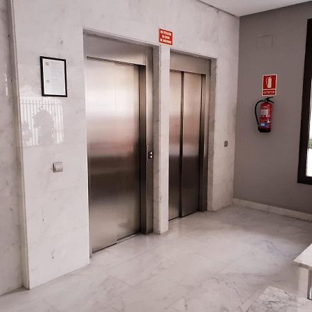 Apartment Close To Airport, Ifema Madrid Eksteriør billede