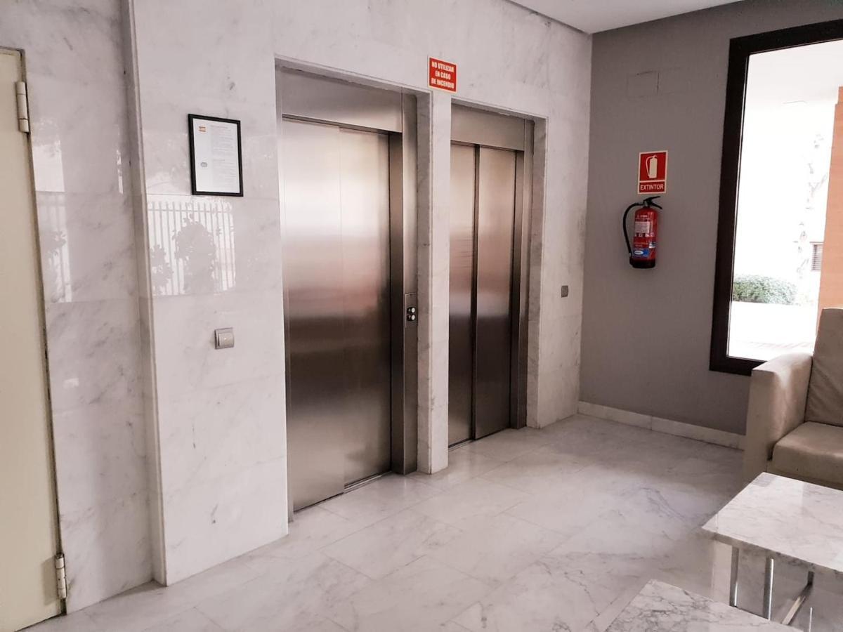Apartment Close To Airport, Ifema Madrid Eksteriør billede